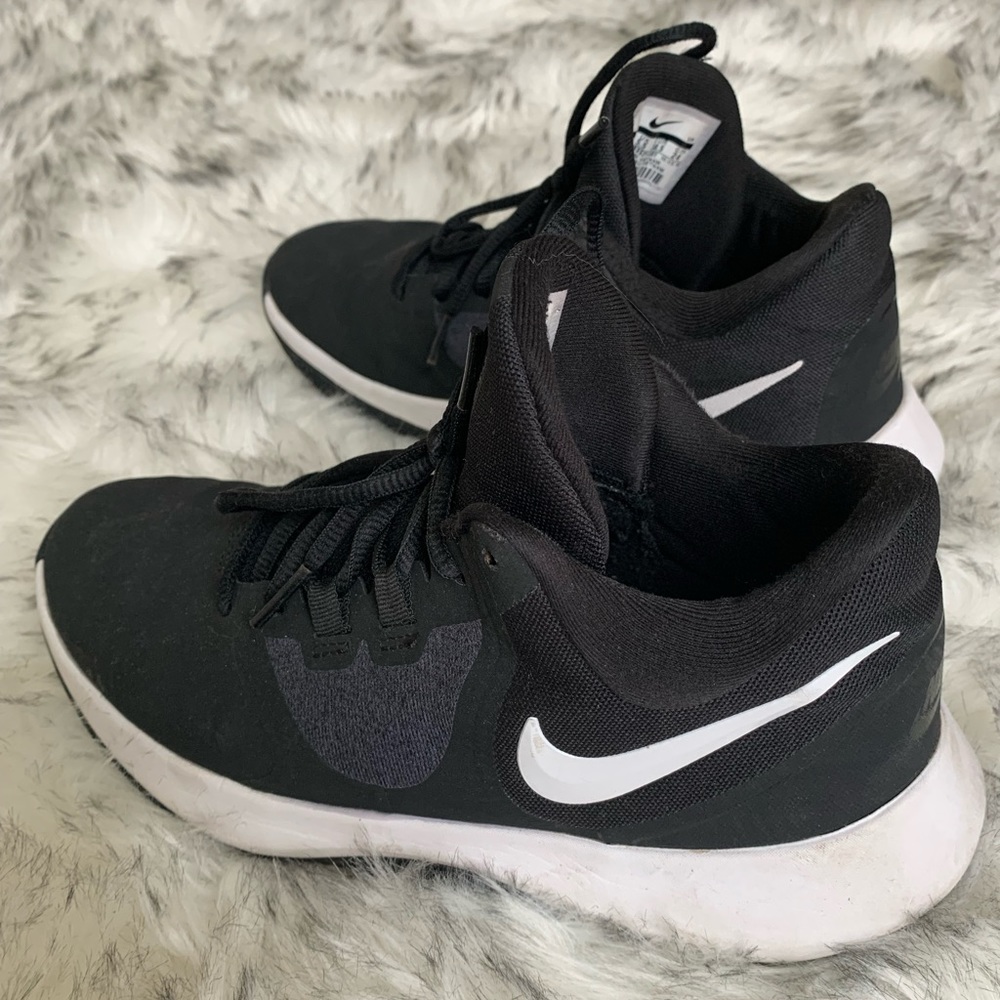 Black Nike Shoes